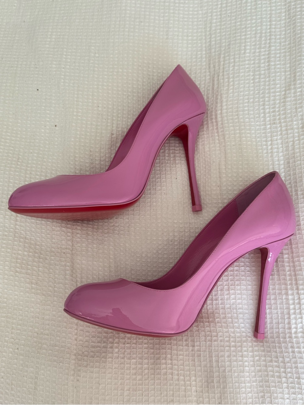 Christian Louboutin Glossy Hot Pink Patent Pumps - Picture 4 of 5